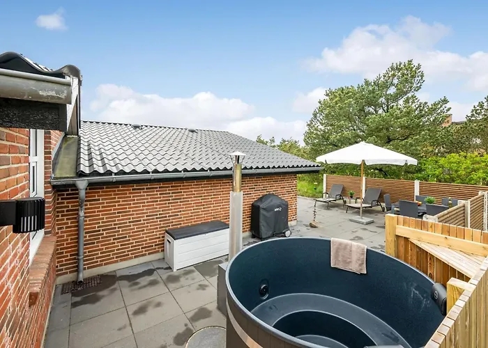 Holiday home Dirtje - 200m From The Sea By Interhome *